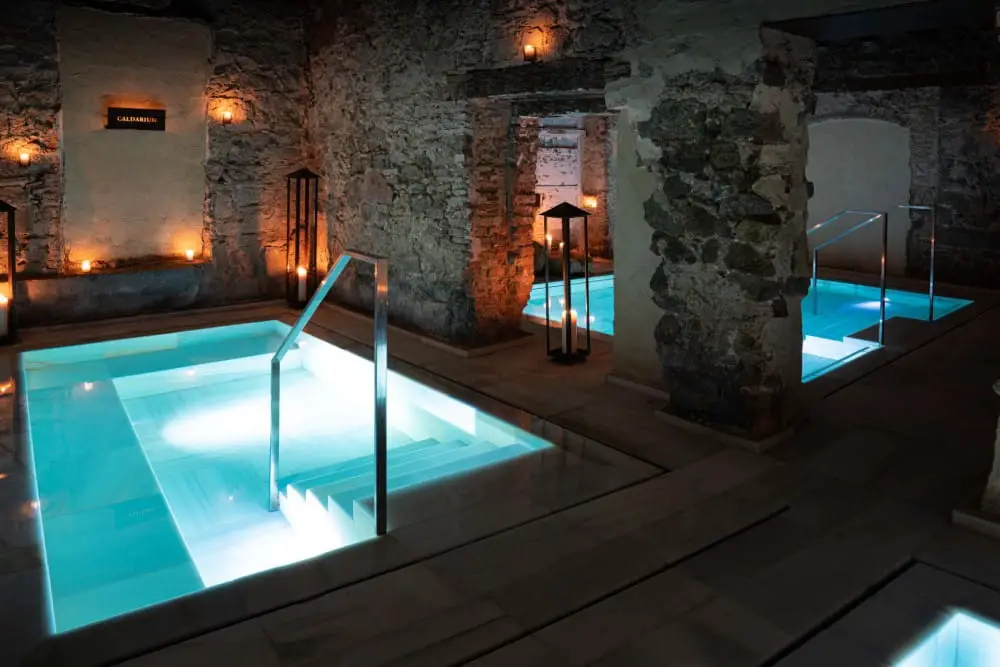 Reserva Trivago para buscar hoteles cerca del Aire Ancient Baths de Vallromanes