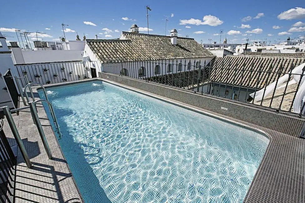 01-hotel-hospes-las-casas-del-rey-de-baeza-piscina (2)