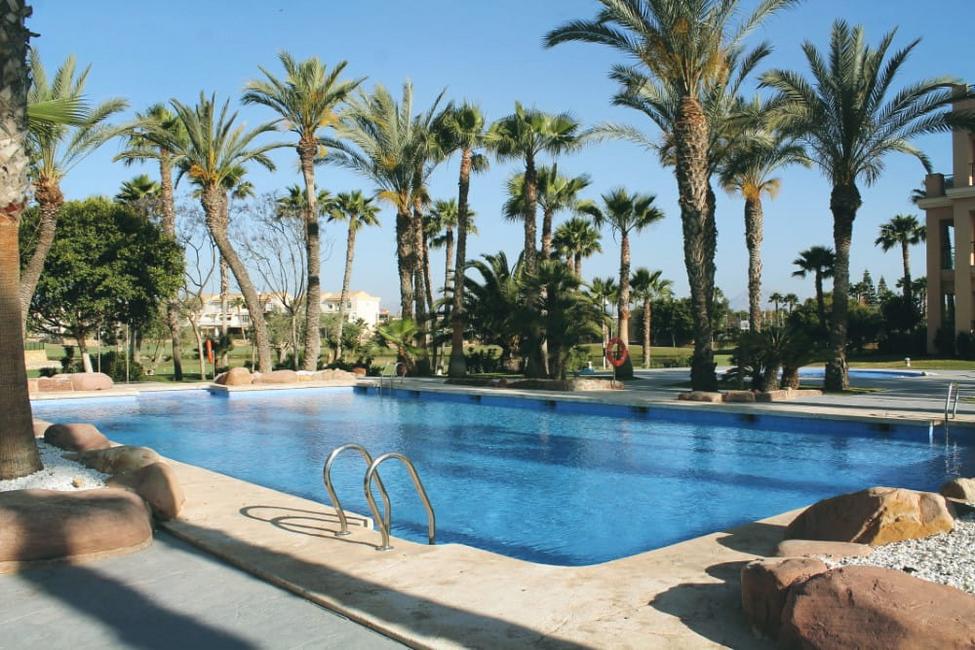 Piscina del Hotel Alicante Golf