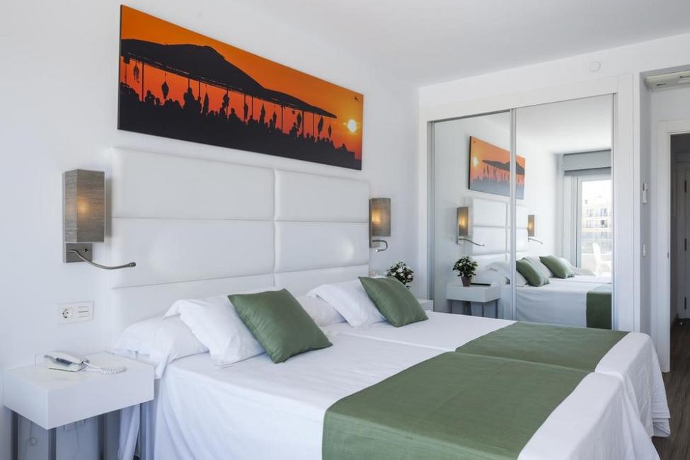 Habitaciones del Axelbeach Ibiza Suites Apartments Spa and Beach Club