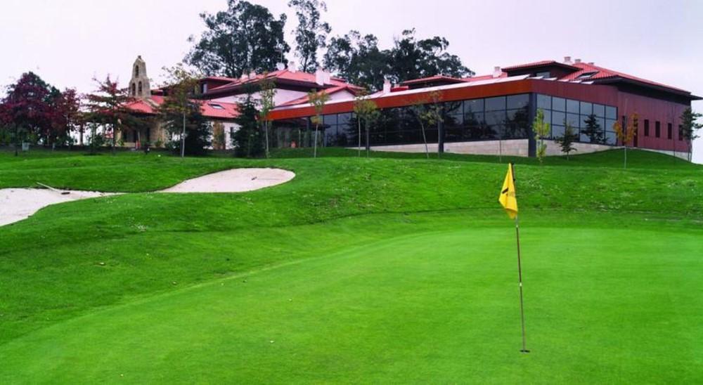 Campo de golf del Hotel Oca Palacio del  Llorea Spa