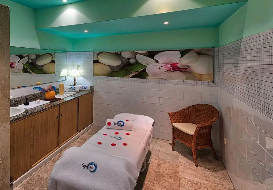 Sala de tratamientos del Spa del Almuñecar Playa Hotel (Senzia Spa & Wellness)