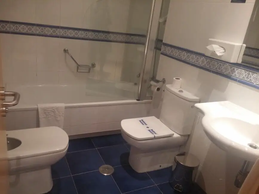 Baño del la habitación del Hotel Balneario de Compostela