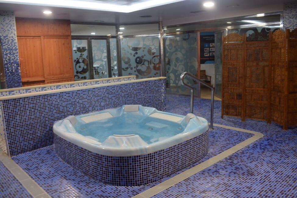 Jacuzzi del Spa del Hotel Deloix Aqua Center (Spa Deloix Aqua Center Benidorm)