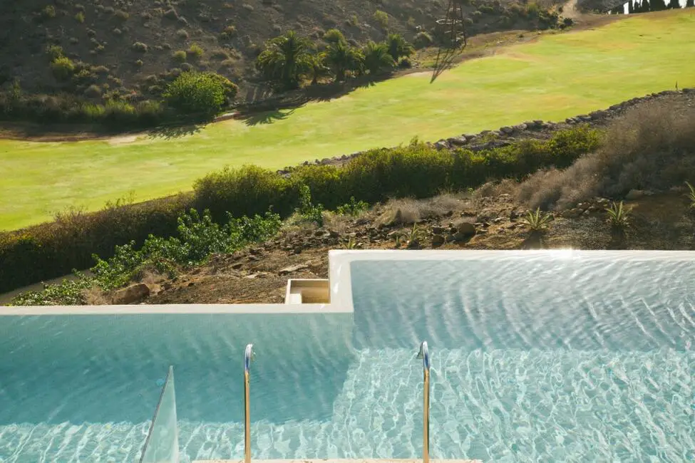 Infinity pool del Spa del Salobre Hotel Resort & Serenity (Be Aloe Wellness)